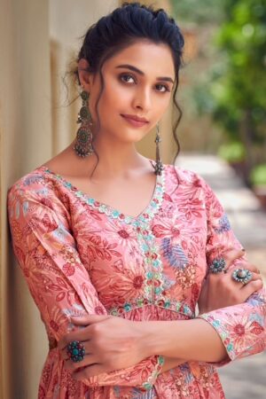 VITARA RAGHINI HEAVY RAYON PRINTED KURTI SUPPLIER 2.jpg