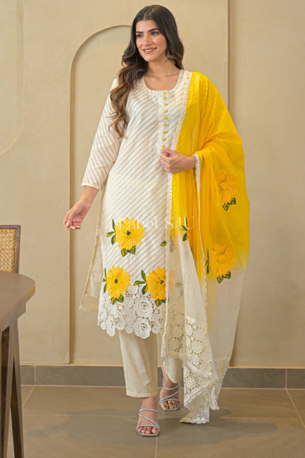 Shivali S4u Sunbeam Bloom-Suit Set New Arrival 2025 Rehmat Boutique  649.jpg
