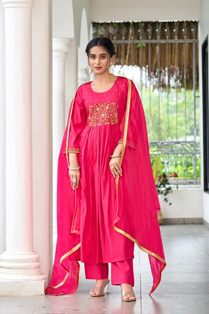 OSSM GULZAR Rehmat Boutique OSSM GULZAR OSSM GULZAR KURTI WHOLESALER SURAT 8.jpg