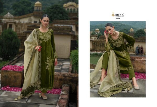 IBIZA ATTAR PURE VELVET SALWAR KAMEEZ 4.jpg