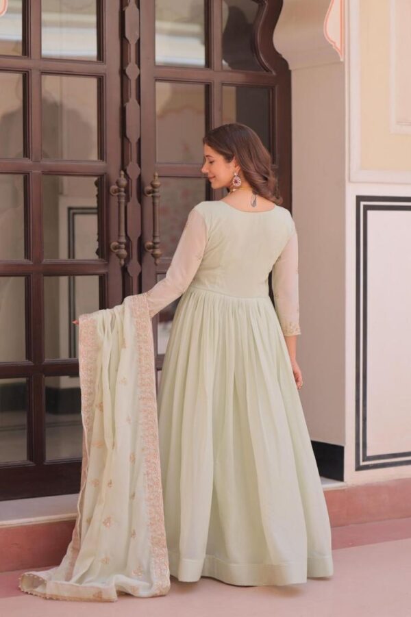 lw 9298 star georgette readymade classic gown with dupatta Rehmat Boutique lw 9298 star georgette readymade classic gown with dupatta lw 9298 star georgette readymade classic gown with dupatta Rehmat Boutique